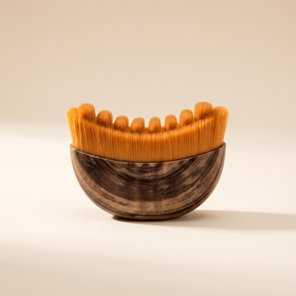 Brosse de drainage lymphatique Effleur, vue produit sur fond crème